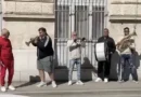 Mostarac razvod pretvorio u slavlje: Na sudu se pojavio s trubačima, nastavili su u kafiću